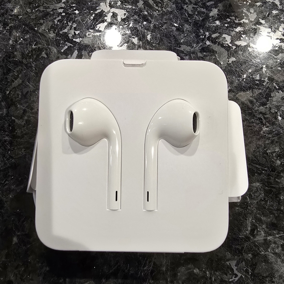 Apple Other - White Wired Earbuds